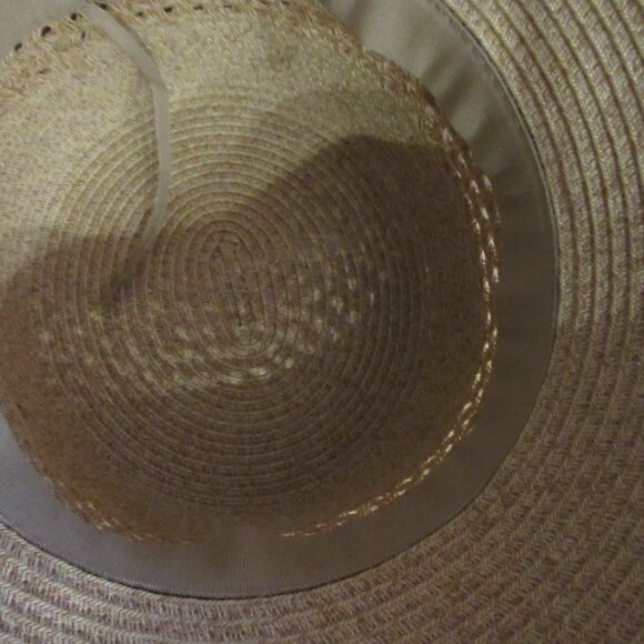 Adjustable Bucket Hat - PRICE IS FIRM PLEASE - Picture 2 of 2